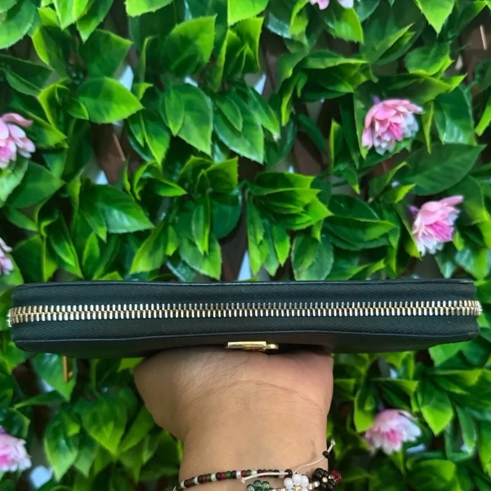 Saint Laurent Green YSL Monogram Leather Wallet - Picture 4 of 10